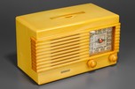Garod 1B55L ’Drop-Handle’ Radio in All-Yellow Catalin